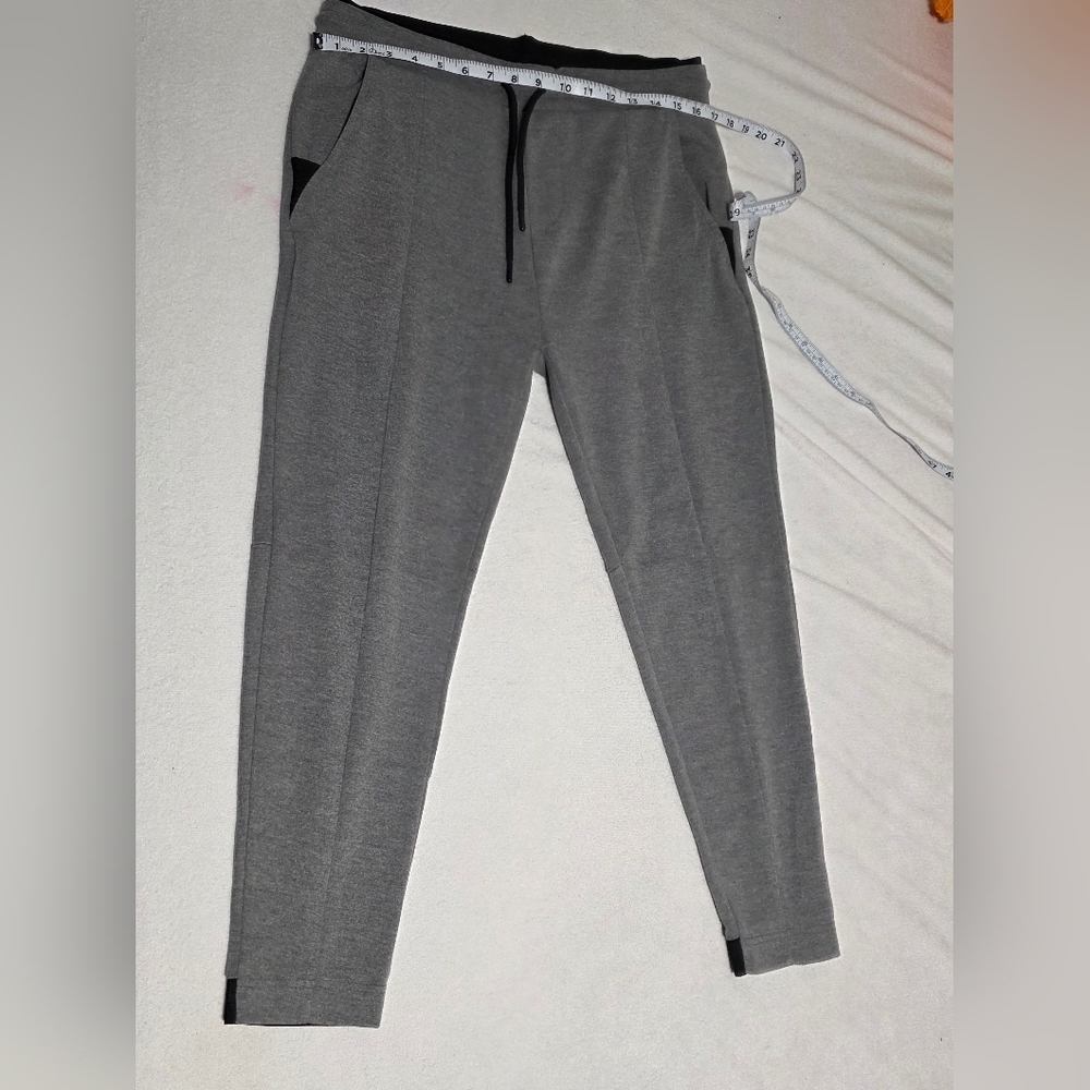 Zara Men's Gray Sweatpants with Black Details